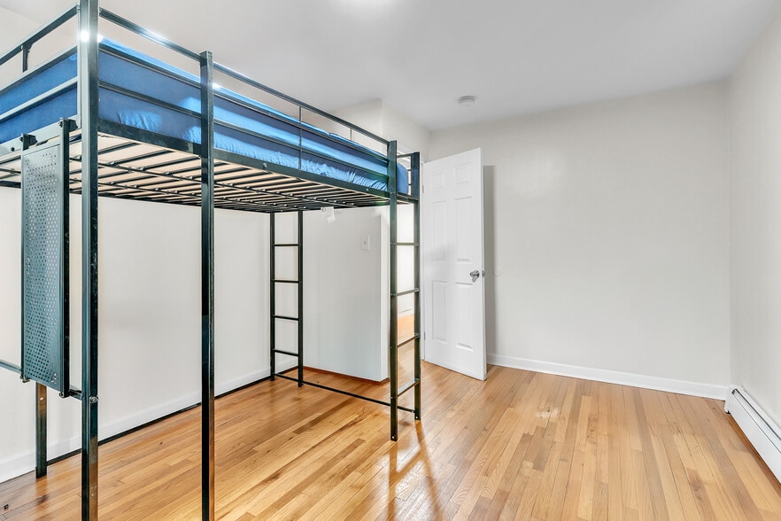 More Photos Of 478 Fabyan Pl, Newark Apartments For Sale