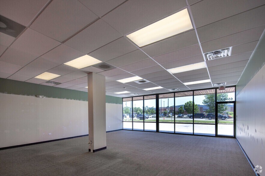 More Photos Of 29 Crystal Lake Plz, Crystal Lake Unknown For Lease