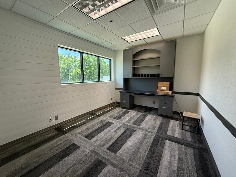 More Photos Of 1101 Woods St, Gainesville Warehouse For Lease