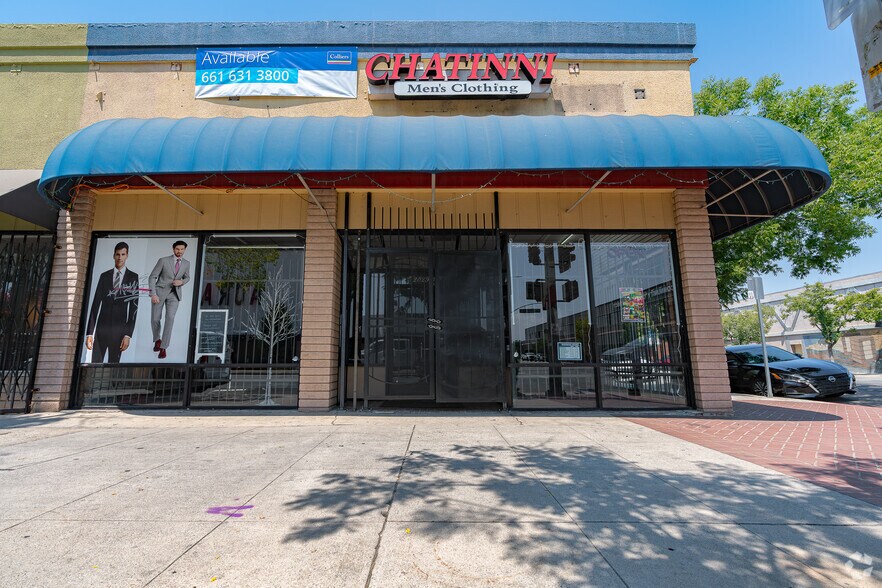 More Photos Of 2021 Chester Ave, Bakersfield Storefront For Lease