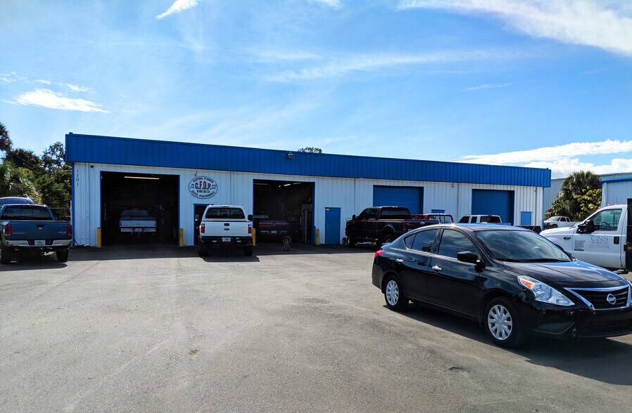 More Photos Of 1501-1503 Lake Dr, Cocoa Warehouse For Lease