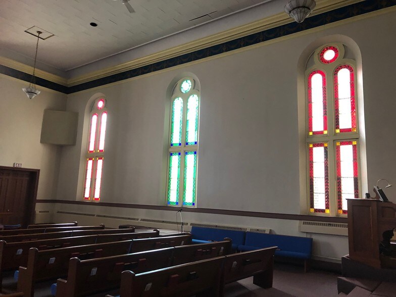 More Photos Of 109 Church St, Palmyra Religious Facility For Sale