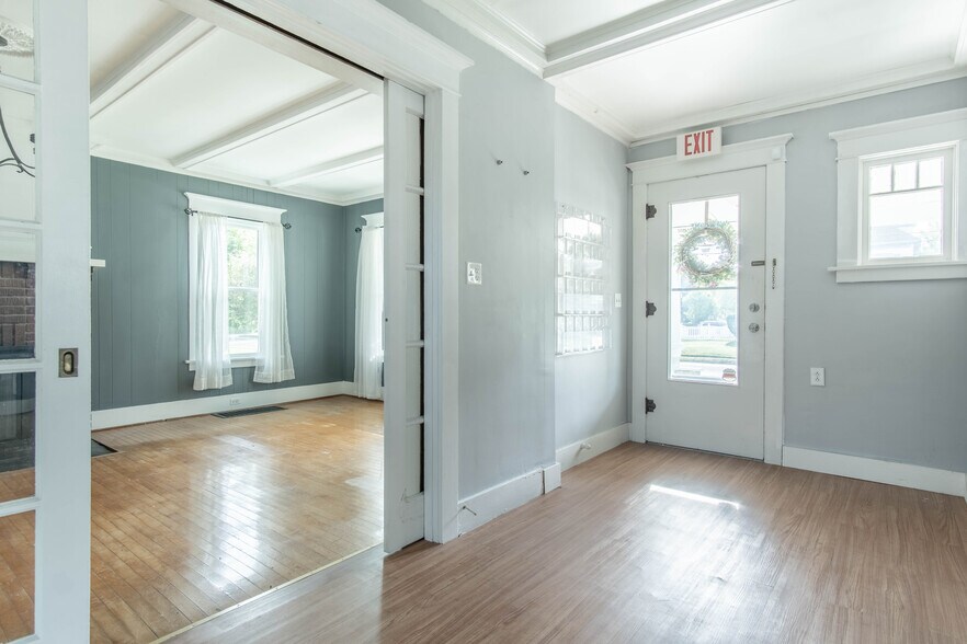 More Photos Of 1104 Washington St, Watertown Office For Sale