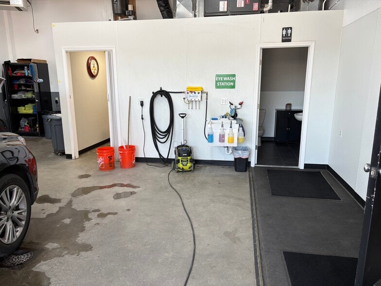 More Photos Of 1416 W Ainsworth Ave, Pasco Industrial For Sale