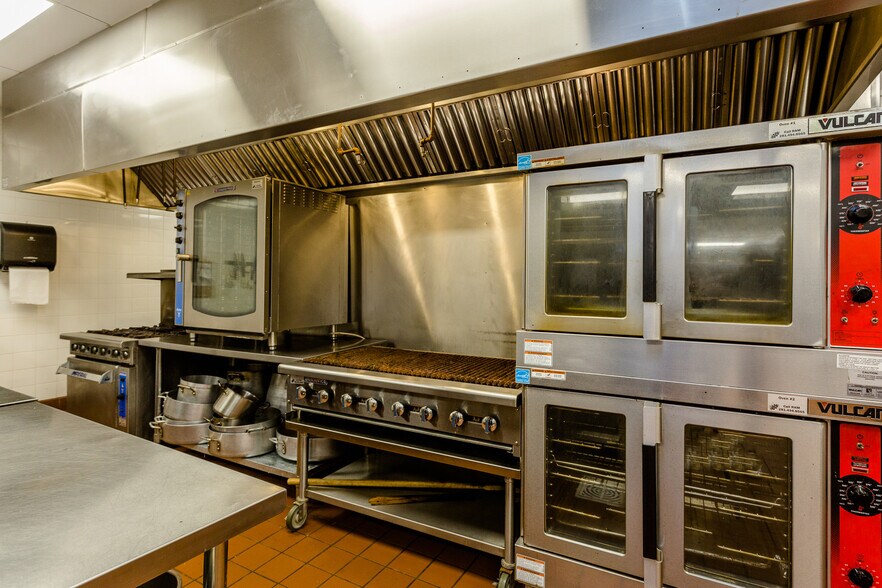 More Photos Of 15407 Highway 36, Needville Restaurant For Sale