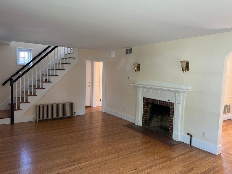 Primary Photo Of 188 Airport Rd, Warwick Office Residential For Sale