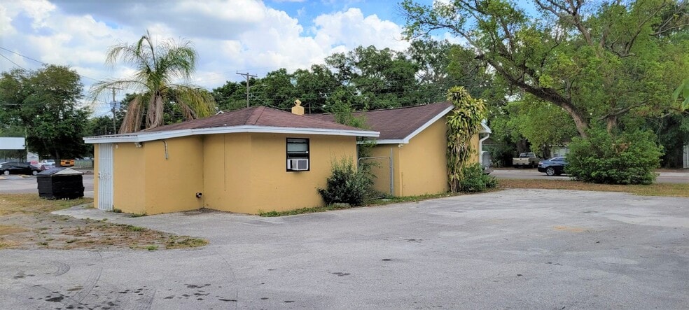 More Photos Of 1901 W Sligh Ave, Tampa Office For Sale
