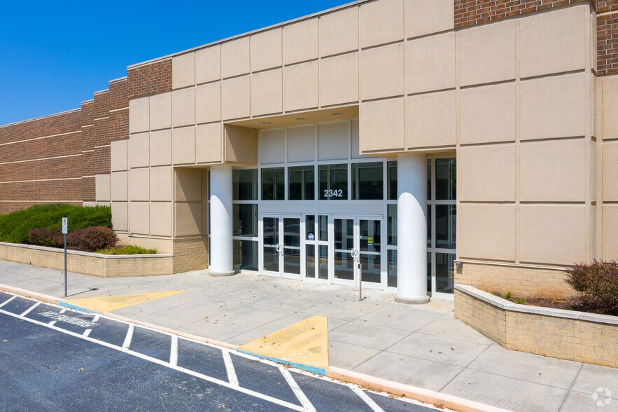 More Photos Of 2300 Holcomb Bridge Rd, Roswell Unknown For Lease