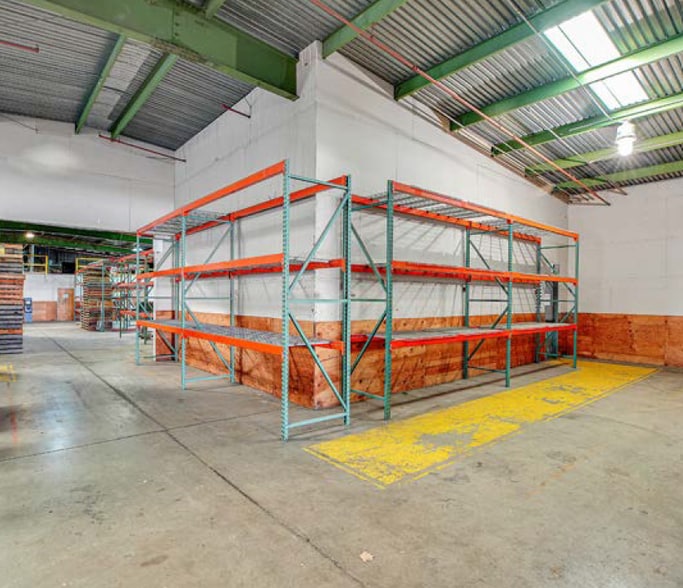 More Photos Of 8000 NE 14th Pl, Portland Warehouse For Sale