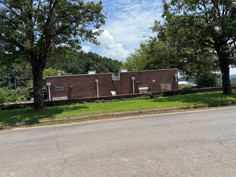 More Photos Of 7201 Crestwood Blvd, Birmingham Restaurant For Lease