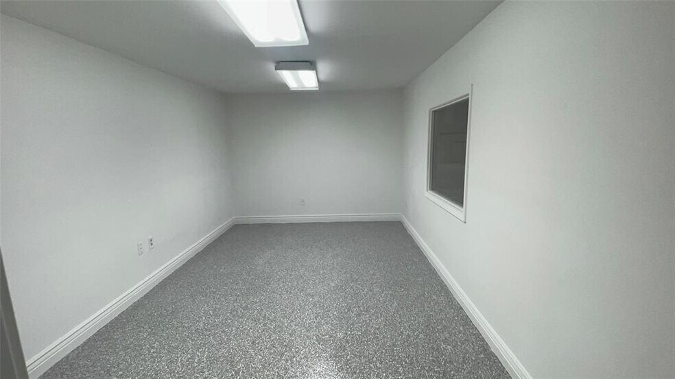 More Photos Of 5220 NW 72nd Ave, Miami Warehouse For Lease