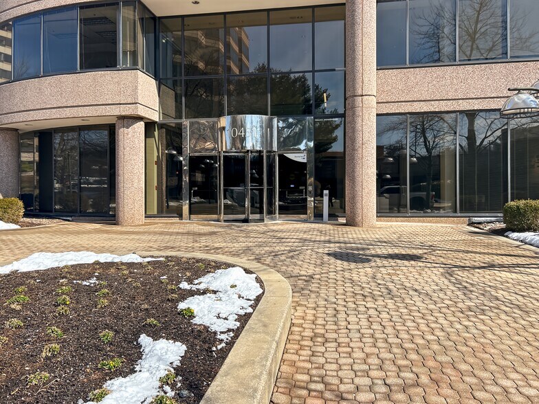 More Photos Of 10451 Mill Run Cir, Owings Mills Coworking Space