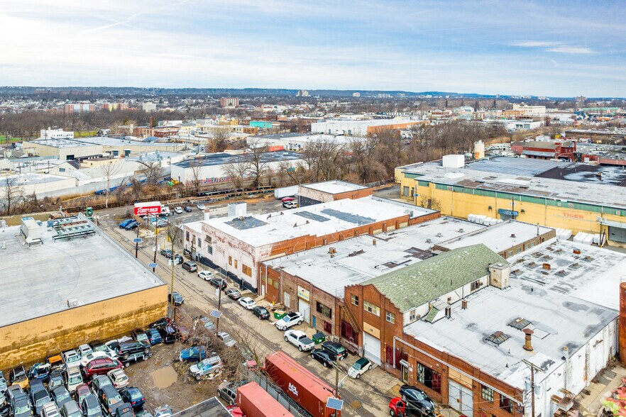 More Photos Of 163 Shaw Ave, Irvington Warehouse For Lease