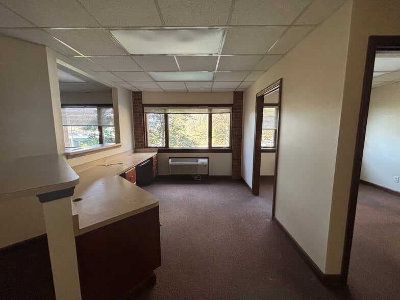 More Photos Of 400 Allen Dr, Charleston Medical For Lease