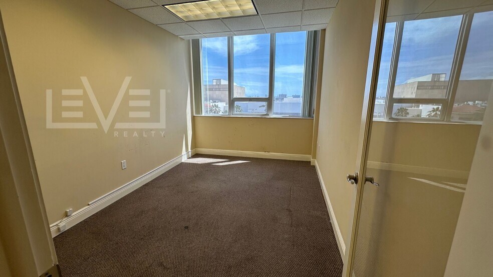 More Photos Of 2455 E Sunrise Blvd, Fort Lauderdale Loft Creative Space For Sale