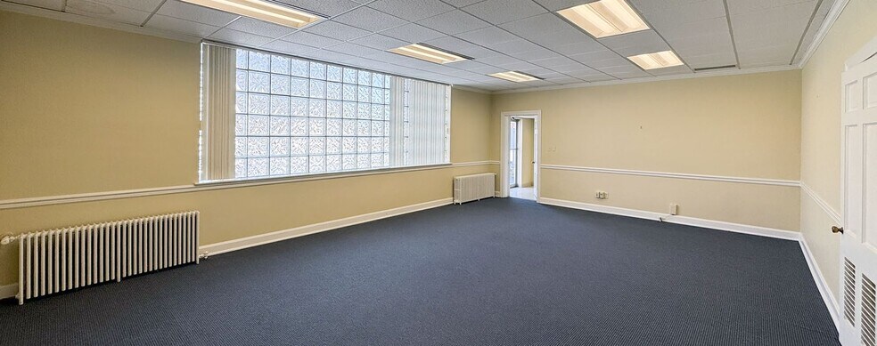More Photos Of 116 W Carolina Ave, Crewe Bank For Sale