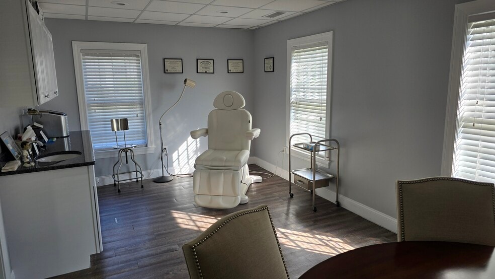 More Photos Of 80 Washington St, Norwell Office For Sale