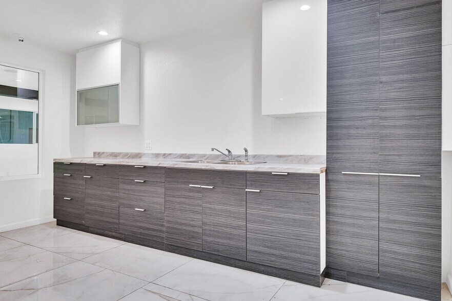 More Photos Of 8100 Electric Ave, Stanton Warehouse For Sale