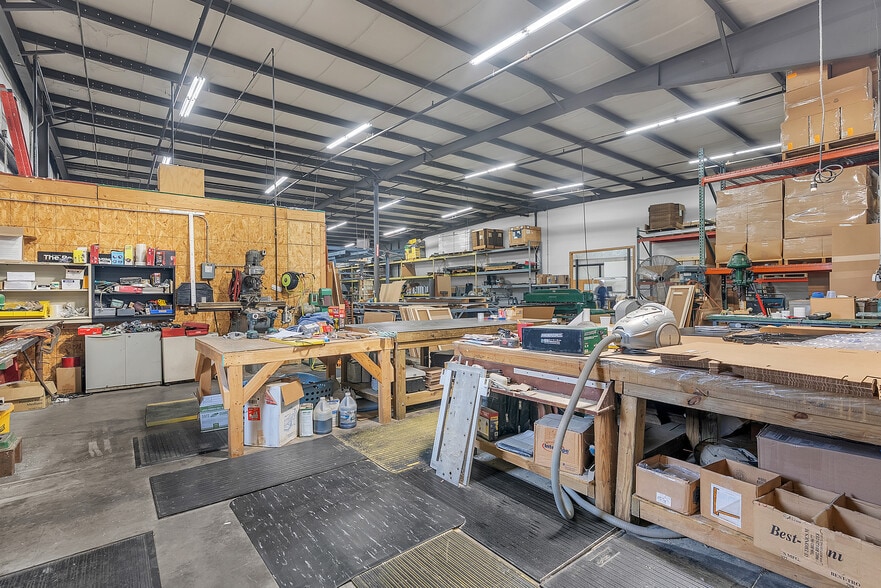 More Photos Of 197 Alder Dr, North Aurora Warehouse For Sale