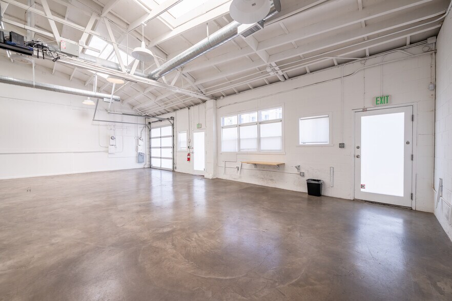 More Photos Of 2842-2912 Colorado Ave, Santa Monica Flex For Lease