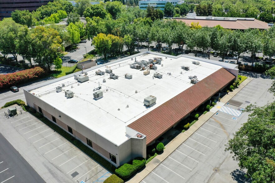 More Photos Of 118-122 Charcot Ave, San Jose Flex For Lease