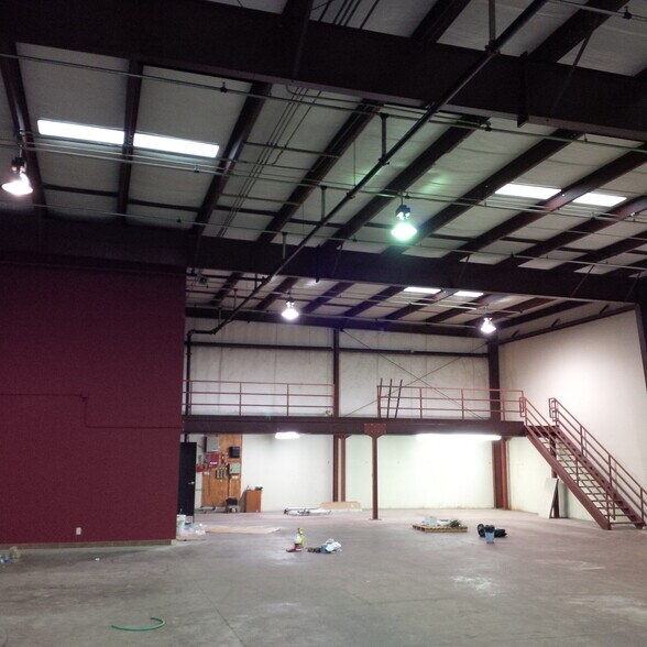 More Photos Of 328 Malbert Rd, Perris Manufacturing For Lease