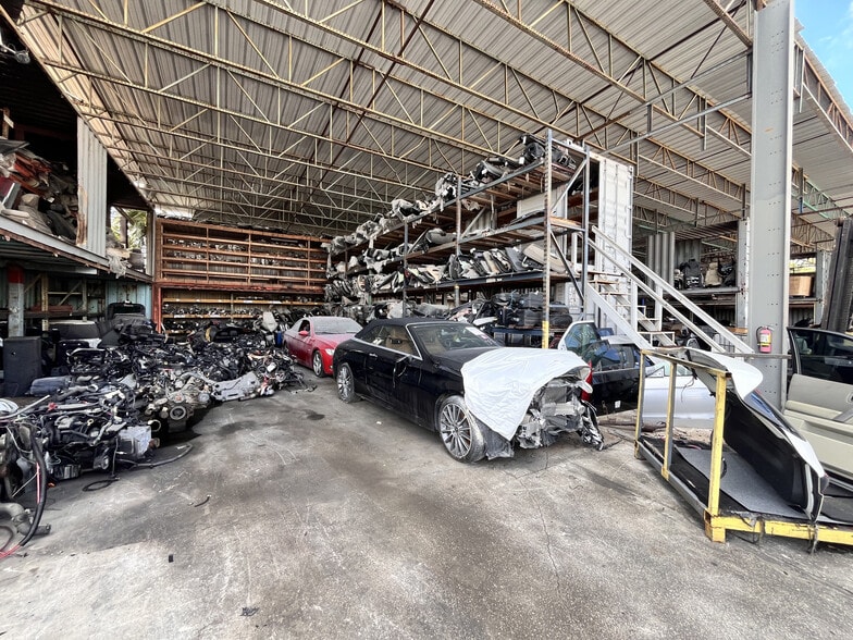 More Photos Of 5113 S 16th Ave, Tampa Warehouse For Sale