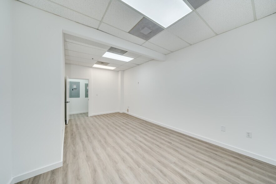 More Photos Of 7500 NW 25th St, Miami Warehouse For Lease