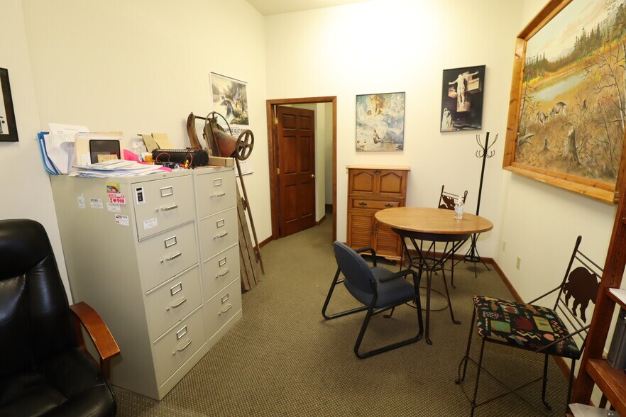 More Photos Of 404 Main St W, Ashland Office For Sale