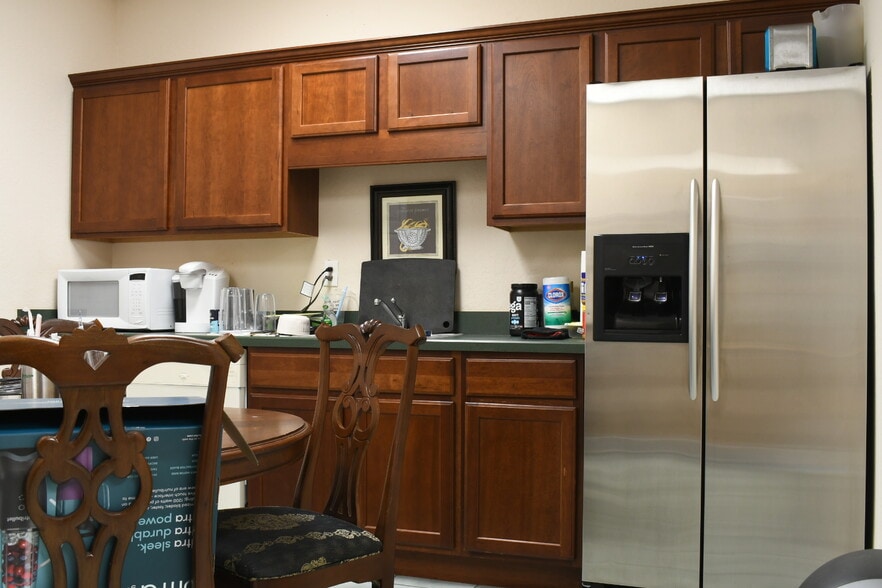 More Photos Of 522 Magnolia Ave, Auburndale Office For Sale