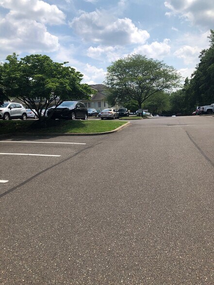 More Photos Of 333 N Oxford Valley Rd, Fairless Hills Medical For Lease