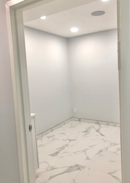 More Photos Of 228 W 82nd St, New York Coworking Space