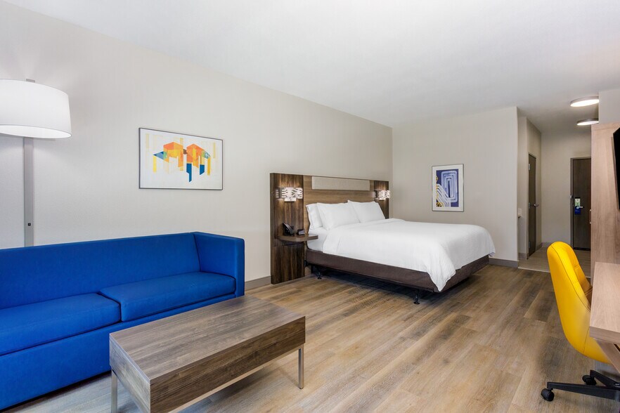 More Photos Of 220 Woodlawn Rd, Macclenny Hotel For Sale