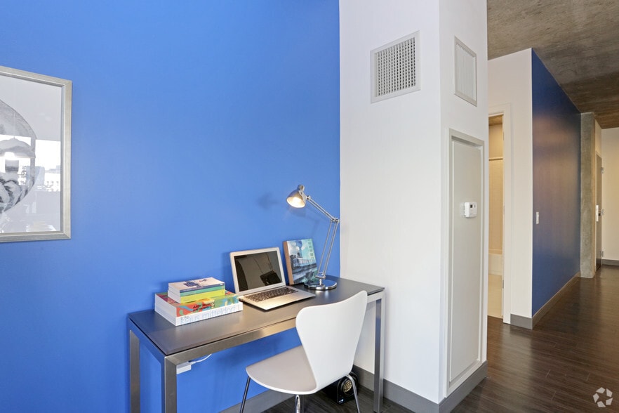 More Photos Of 215 W Lake St, Chicago Apartments For Lease