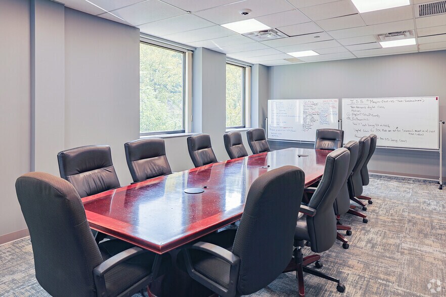 More Photos Of 1740 Golden Mile Hwy, Monroeville Research And Development For Lease