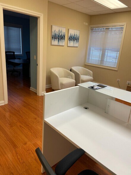 More Photos Of 896 S Frontenac St, Aurora Office For Lease