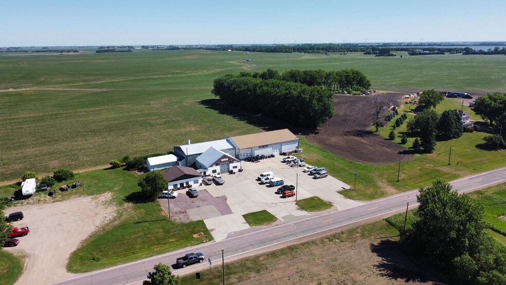 More Photos Of 525 Amy Ave, Round Lake General Retail For Sale