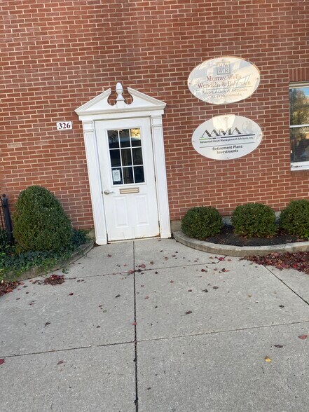 Primary Photo Of 326 N Wayne St, Piqua Office For Lease