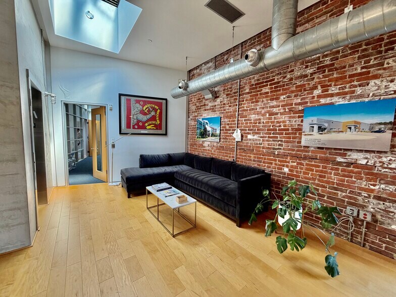 More Photos Of 12 Havemeyer Pl, Greenwich Office For Lease