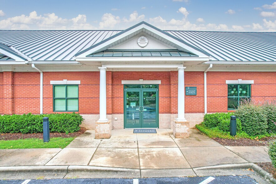 More Photos Of 13310 S Ridge Dr, Charlotte Medical For Lease