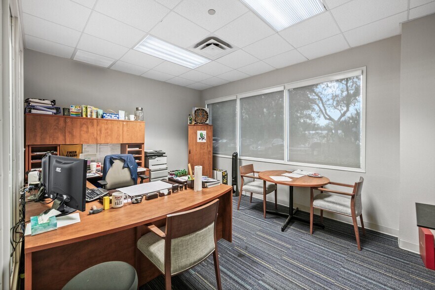 More Photos Of 6015 31st St E, Bradenton Office For Sale