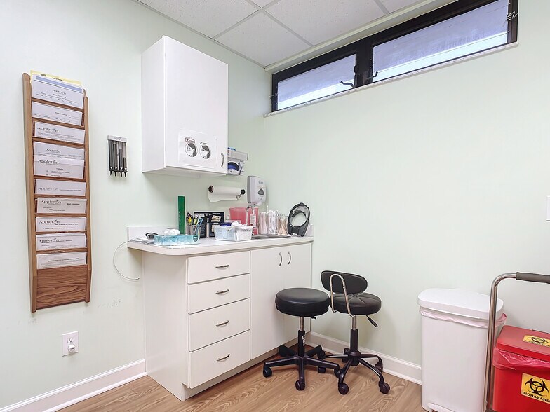 More Photos Of 405 Downing St, New Smyrna Beach Medical For Sale