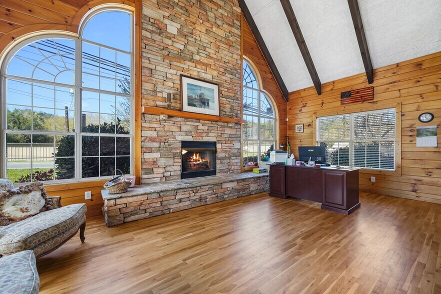 More Photos Of 243 Old Highway 5 S, Ellijay Loft Creative Space For Sale