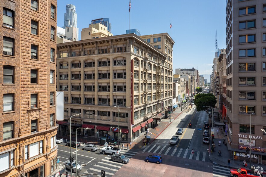 More Photos Of 309 W 7th St, Los Angeles Office For Sale