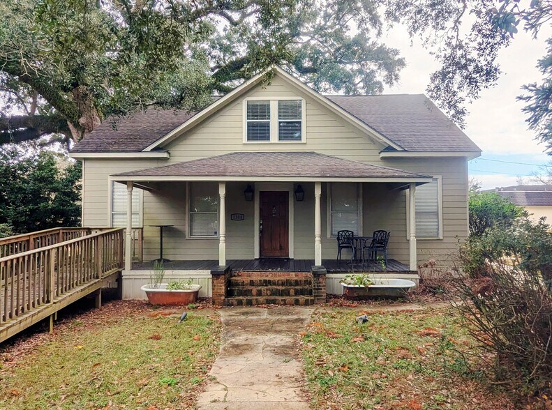 More Photos Of 2304 N Main St, Daphne Office For Lease