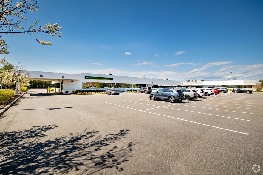 More Photos Of 140 Adams Ave, Hauppauge Medical For Lease