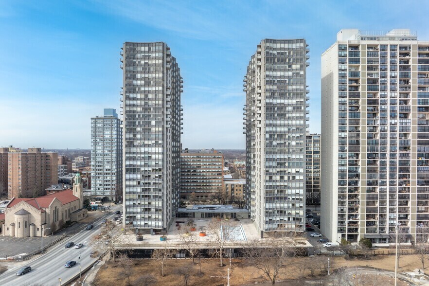 More Photos Of 5701 N Sheridan Rd, Chicago Apartments For Lease