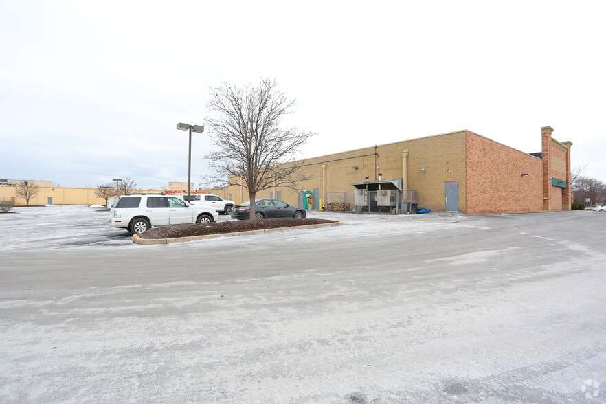 More Photos Of 8266 N Lindbergh Blvd, Florissant Unknown For Lease
