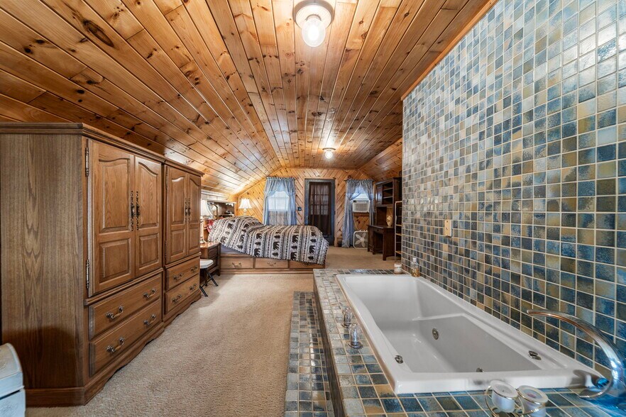 More Photos Of 365 Meade Rd, Susquehanna Specialty For Sale