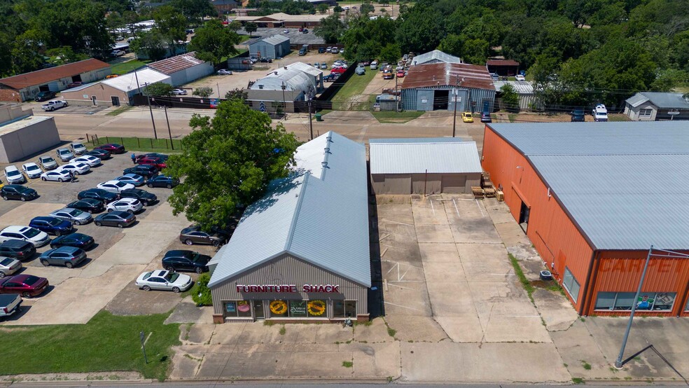 Primary Photo Of 1502 S Texas Ave, Bryan Light Distribution For Lease